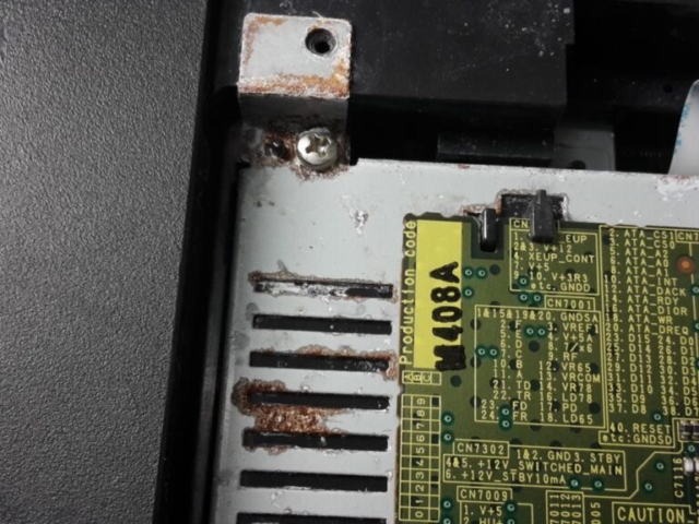 Pioneer CDJ-2000 Korrossion unten zoom