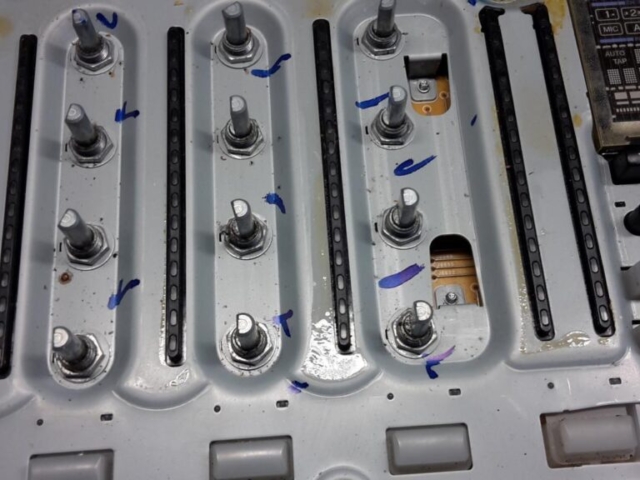 Pioneer DJM-750 Feuchte auf EQ Einheit